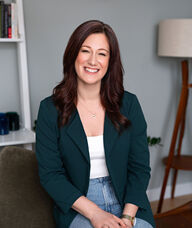 Book an Appointment with Mindy Sirois for Free Consultation