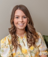 Book an Appointment with Samantha Stone at St. Peters