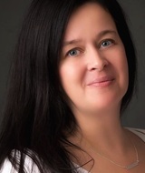 Book an Appointment with Patrycja Niesluchowska at VICYFCS Oak Bay